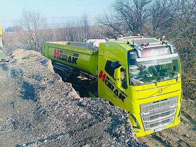 Návěs s vanovou korbou