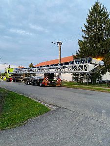 Podvalník Goldhofer pětinápravový