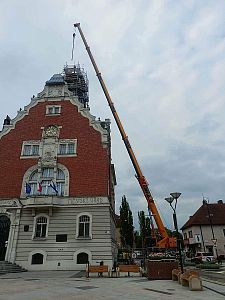 Pronájem autojeřábů s obsluhou pro výškové práce