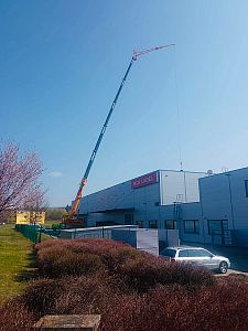 Pronájem autojeřábů s obsluhou pro výškové práce